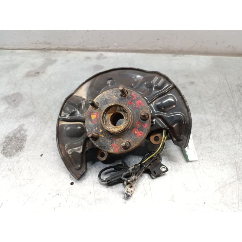 Recambio de mangueta delantera derecha para toyota corolla verso (zer_, zze12_, r1_) 2.2 d-4d (aur10_) referencia OEM IAM - Plata