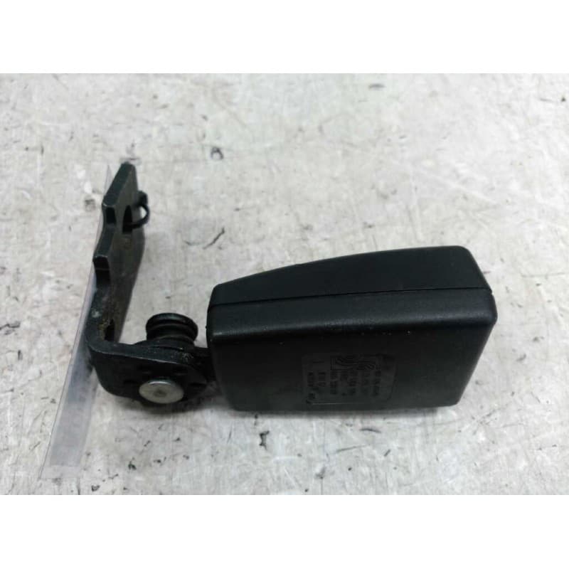 Recambio de enganche de cinturon trasero derecho para fiat grande punto (199) 1.3 multijet sport (01.2007) referencia OEM IAM 73 - Blanco