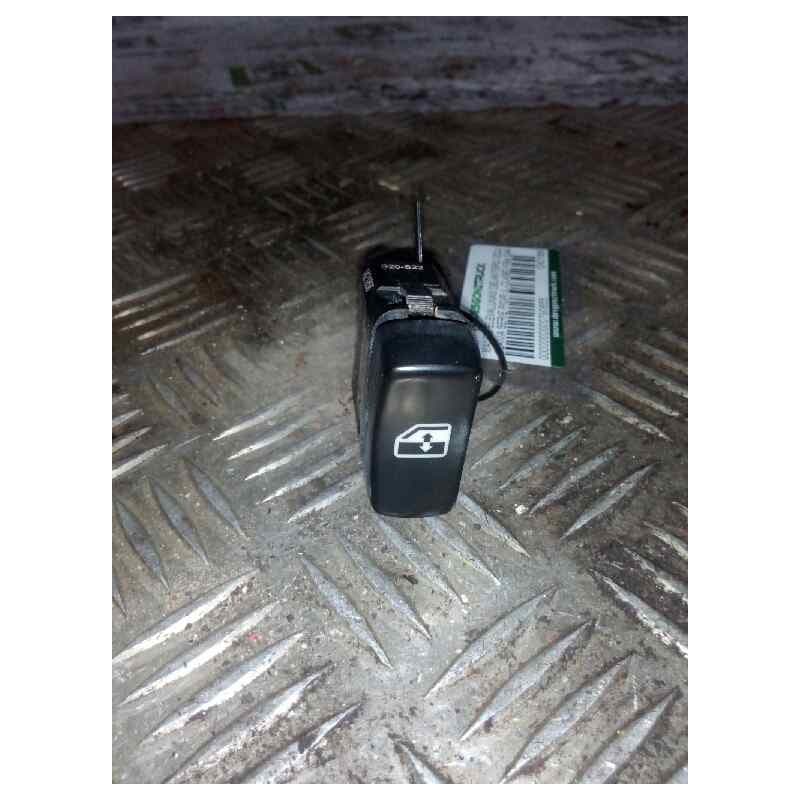 Recambio de mando elevalunas delantero izquierdo para scania serie p/g/r (l-clase) fsa g440 (4x2) corto cg 14 referencia OEM IAM - Blanco