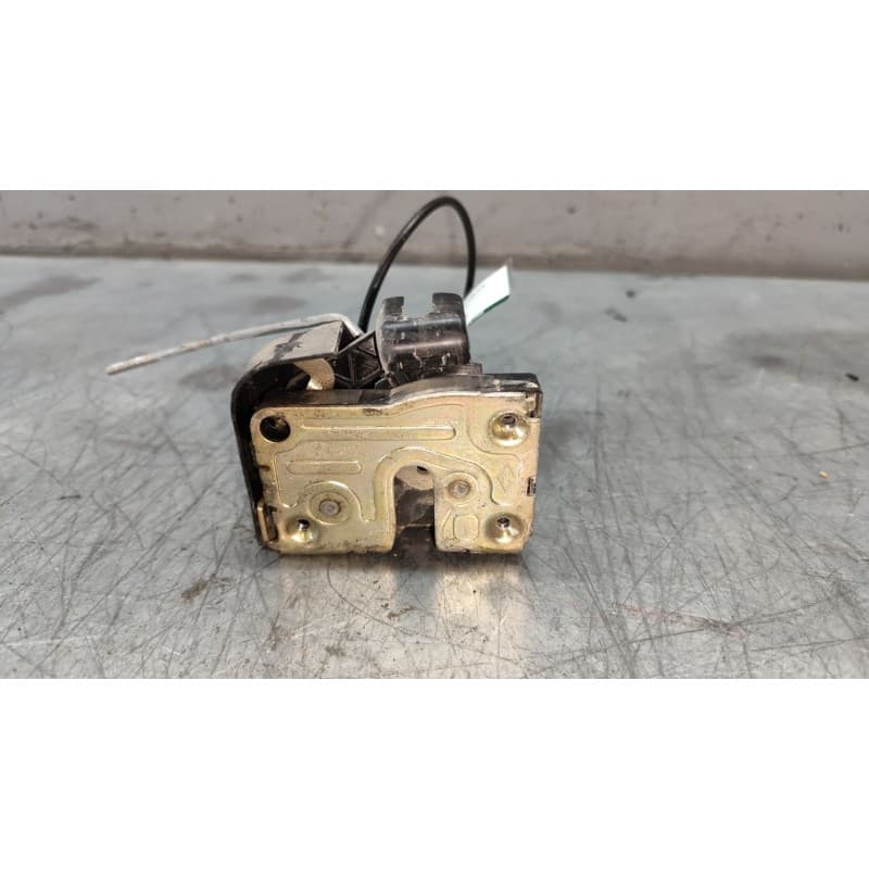 Recambio de cerradura puerta delantera derecha para renault megane i (ba0/1_) 1.4 16v (ba0d, ba1h, ba0w, ba10) referencia OEM IA - Blanco