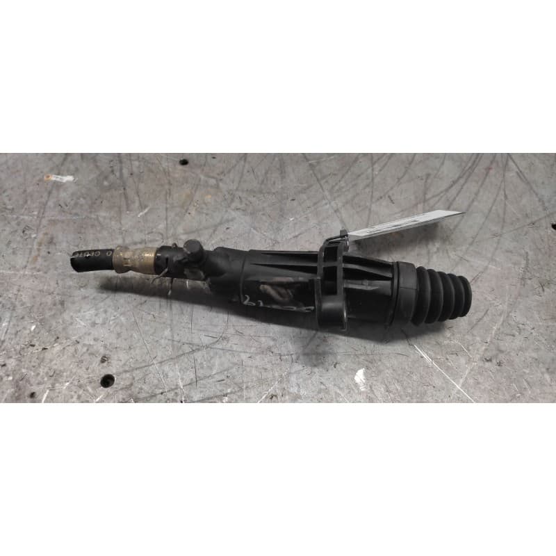 Recambio de bombin embrague para fiat ducato combi 11 (desde 03.02) 2.3 jtd batalla 2850 mm referencia OEM IAM 55200626 - Blanco