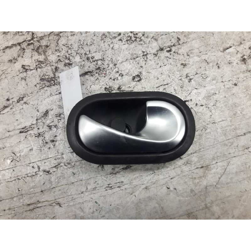 Recambio de maneta interior trasera derecha para renault megane ii classic berlina confort authentique referencia OEM IAM 820002 - Rojo
