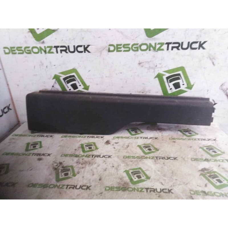 Recambio de moldura trasera cabina para volvo fm 12 asta 2001 fsa 4x2 largo, bajo referencia OEM IAM 1062314 8191779 - Rojo