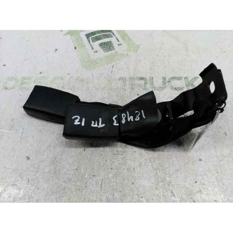 Recambio de enganche de cinturon trasero izquierdo para toyota avensis wagon (t25) 2.0 d-4d executive referencia OEM IAM 5711805