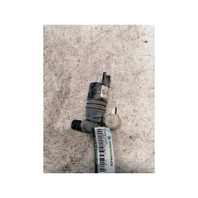 Recambio de bomba limpia para peugeot 407 sw sport referencia OEM IAM 9643447980 2 PINS - Verde