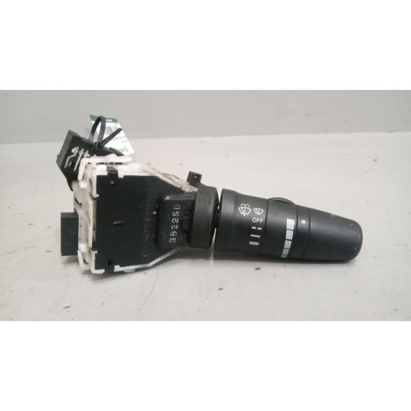 Recambio de mando limpia para nissan nt400 cabstar (f24m) 28.12, 32.12, 35.12 (f91an) referencia OEM IAM 25260MB40A - Blanco