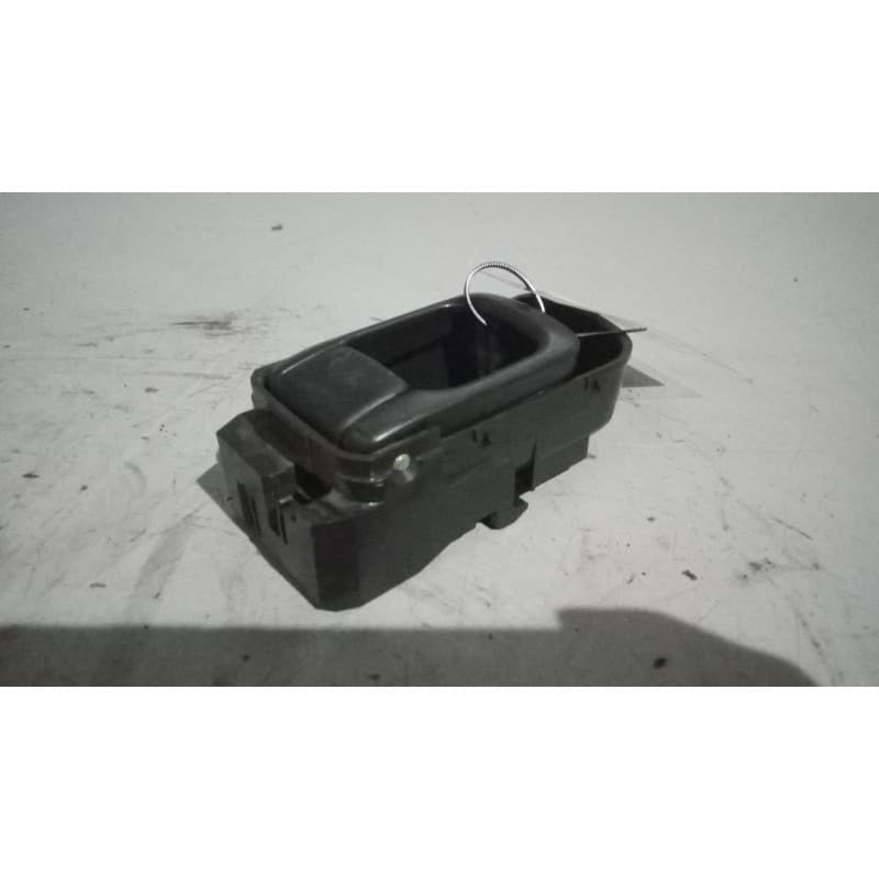 Recambio de maneta interior delantera izquierda para nissan nt400 cabstar (f24m) 28.12, 32.12, 35.12 (f91an) referencia OEM IAM - Blanco