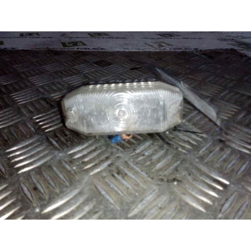 Recambio de piloto luz galibo izquierdo para pegaso trucks ekus 100-40 referencia OEM IAM - Rojo