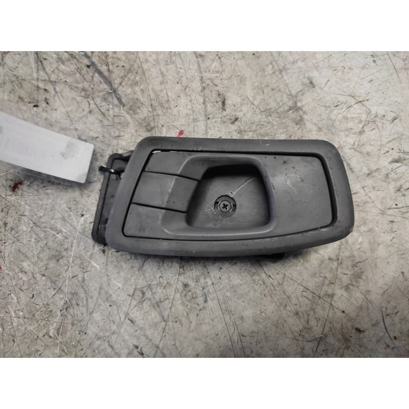 Recambio de maneta interior delantera derecha para kia carens 2.0 turbodiesel cat referencia OEM IAM - Blanco