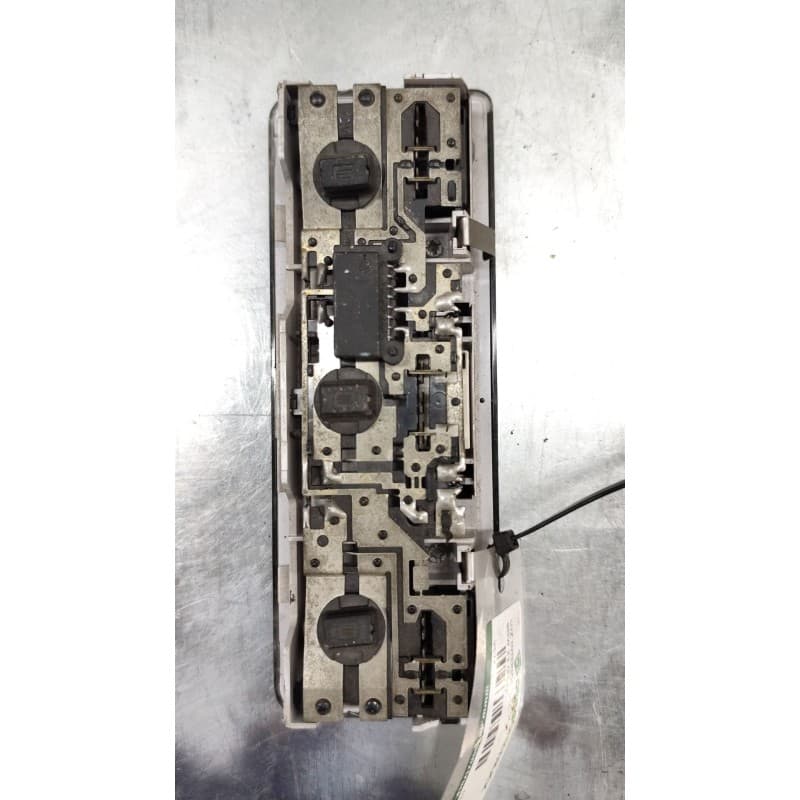 Recambio de luz interior para bmw x3 (e83) 3.0d referencia OEM IAM 63318364929 - Negro