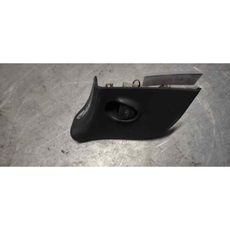 Recambio de mando elevalunas delantero derecho para fiat bravo (182) td 75 s referencia OEM IAM
