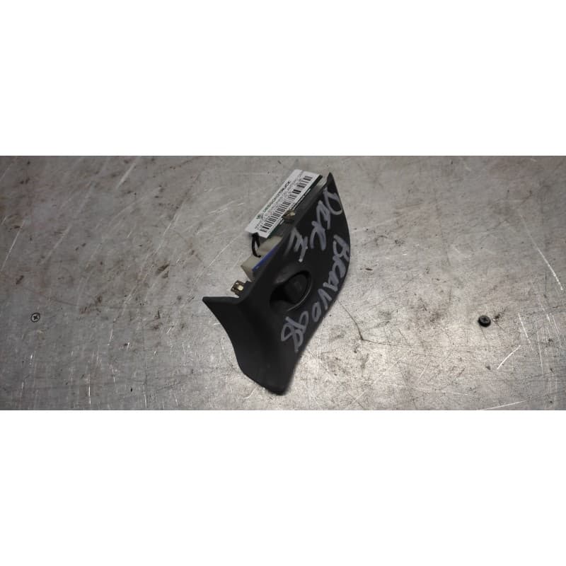 Recambio de mando elevalunas delantero derecho para fiat bravo (182) td 75 s referencia OEM IAM