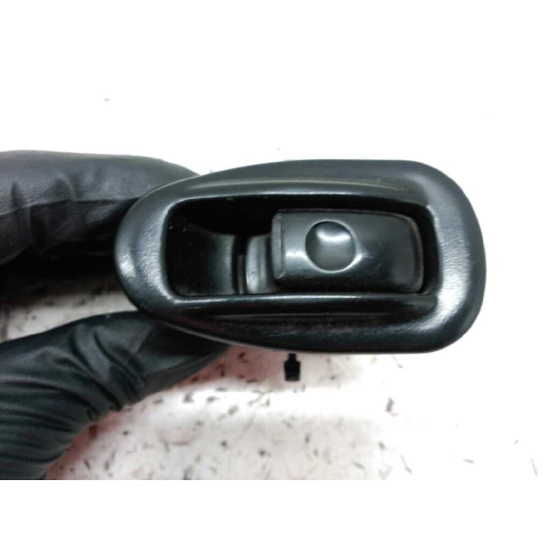 Recambio de mando elevalunas trasero derecho para mitsubishi santamo (hyundai) santamo confort referencia OEM IAM 93570M2501 - Gris