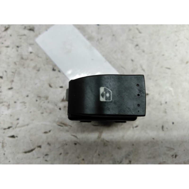 Recambio de mando elevalunas trasero izquierdo para renault laguna ii grandtour (kg0) referencia OEM IAM