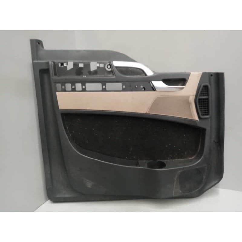 Recambio de guarnecido puerta delantera izquierda para man tgx 18.500 12.4 diesel referencia OEM IAM 81626306155