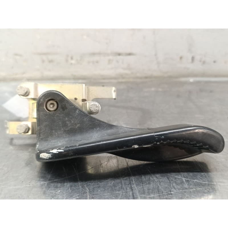 Recambio de maneta interior puerta carga para iveco daily config. paquetería cabina simple 35s... batalla 3750 referencia OEM IA - Blanco