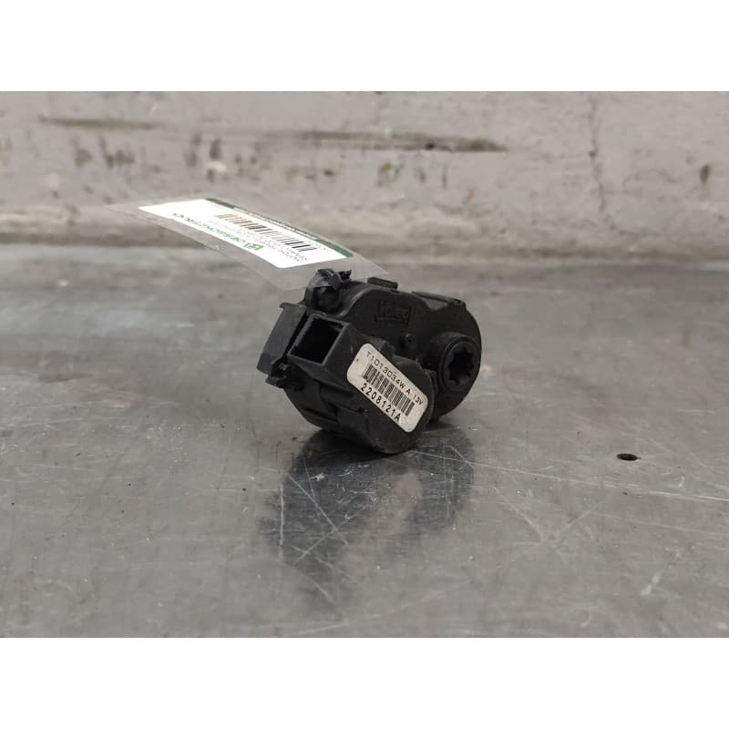 Recambio de motor trampilla calefaccion para renault clio iv (bh_) 0.9 tce 90 referencia OEM IAM T1013034WA - Blanco