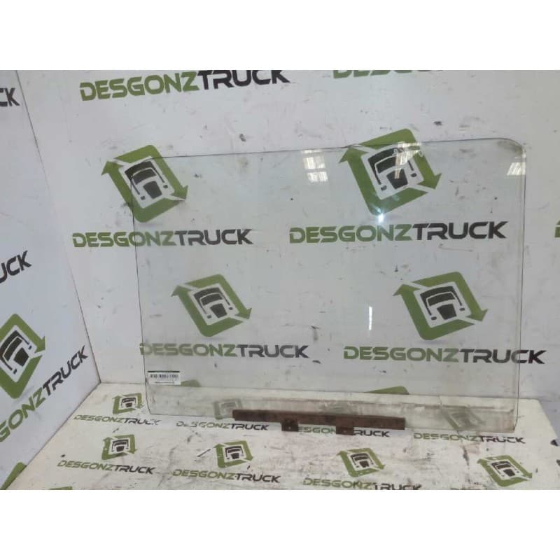 Recambio de luna delantera derecha para man g (tipo 491/560/561) 9.136 f referencia OEM IAM - Blanco
