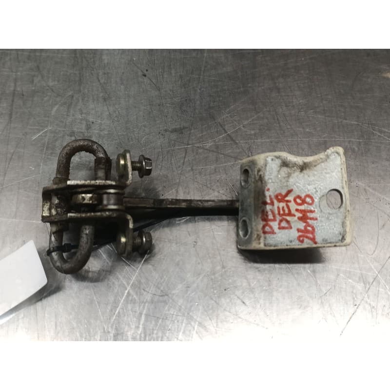 Recambio de retenedor puerta para iveco daily config. paquetería cabina simple 35s... batalla 3750 referencia OEM IAM - Blanco