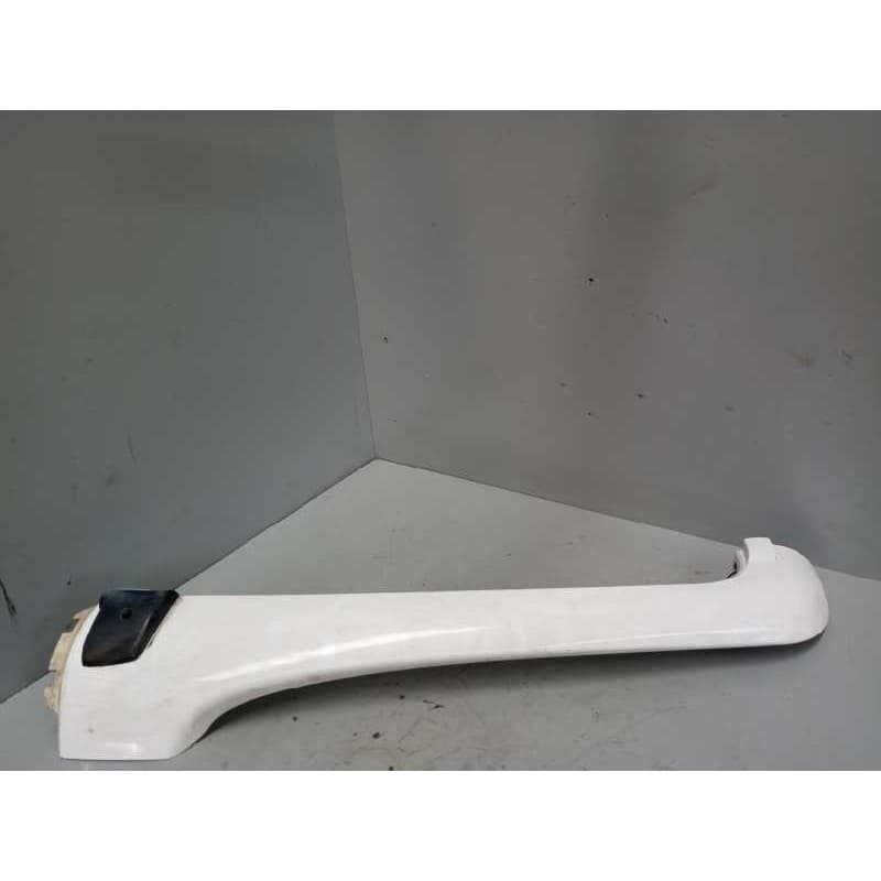 Recambio de moldura luna delantera para man tg - l 12.210 4.6 diesel referencia OEM IAM 81624100058 DERECHA - Blanco