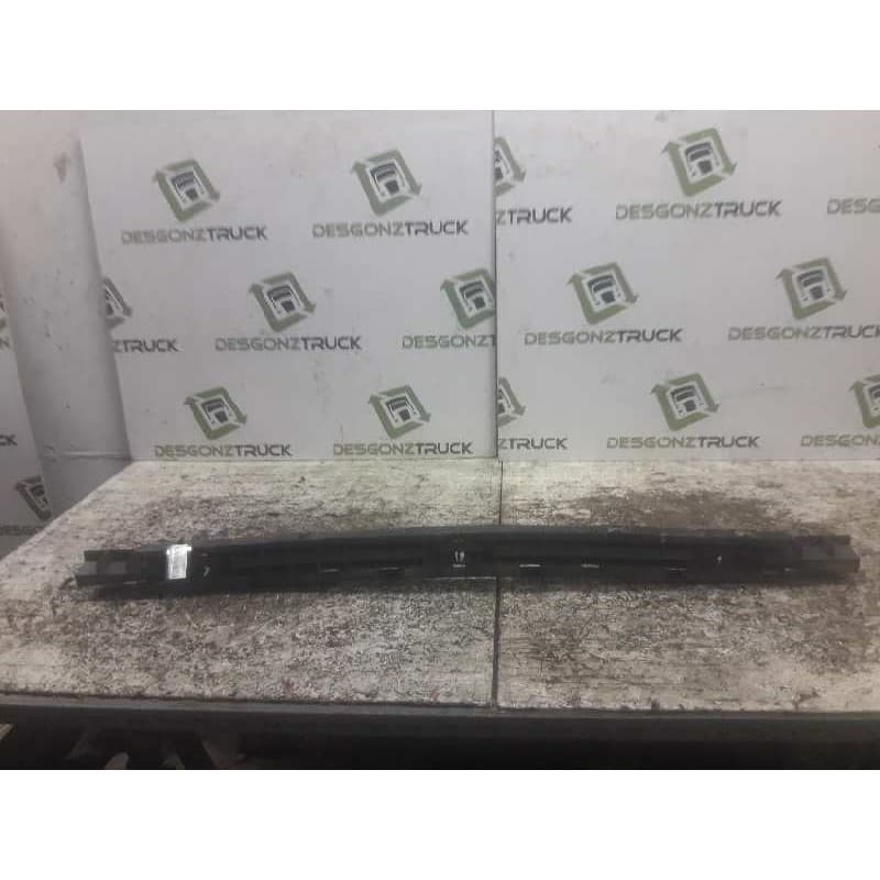 Recambio de soportes paragolpes para renault master combi desde '98 2.5 diesel referencia OEM IAM 7700352118 - Blanco