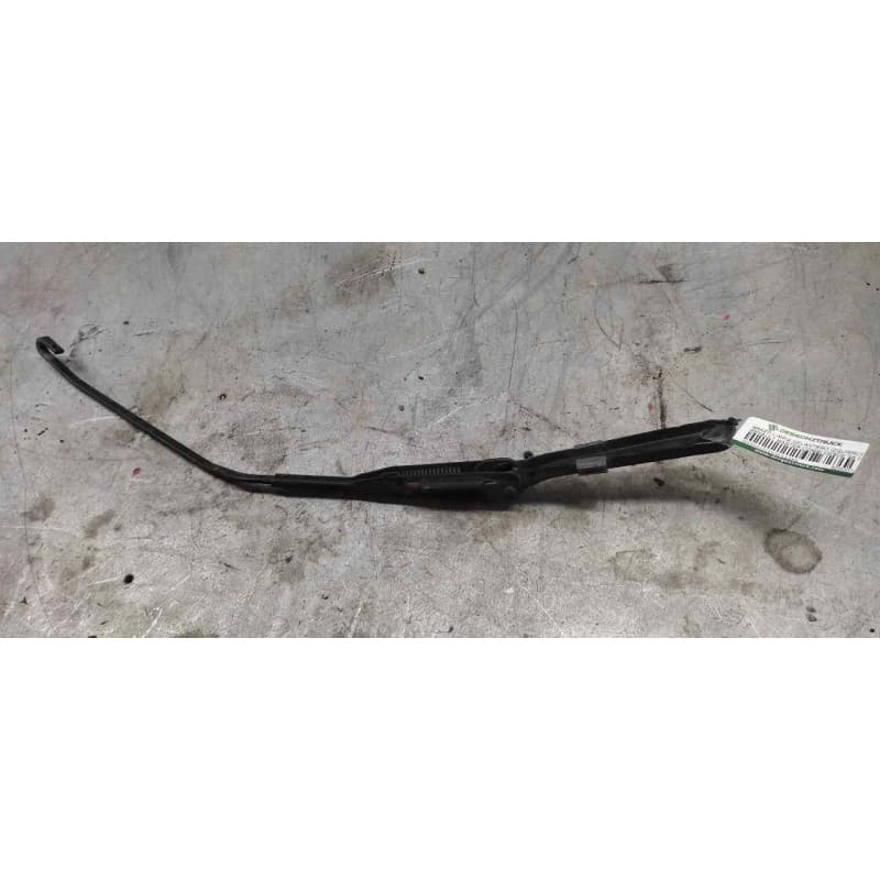 Recambio de brazo limpia delantero izquierdo para renault master combi desde '98 2.5 diesel referencia OEM IAM 8200072778 - Blanco