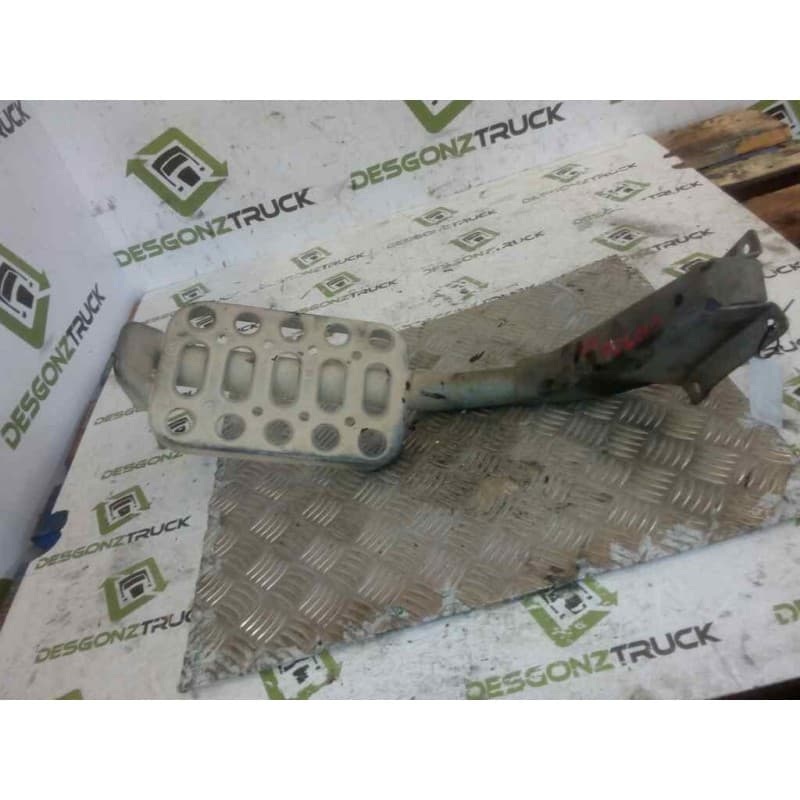 Recambio de peldaño derecho para scania trucks serie 3 93 m/ 210 (211cv) referencia OEM IAM - Blanco