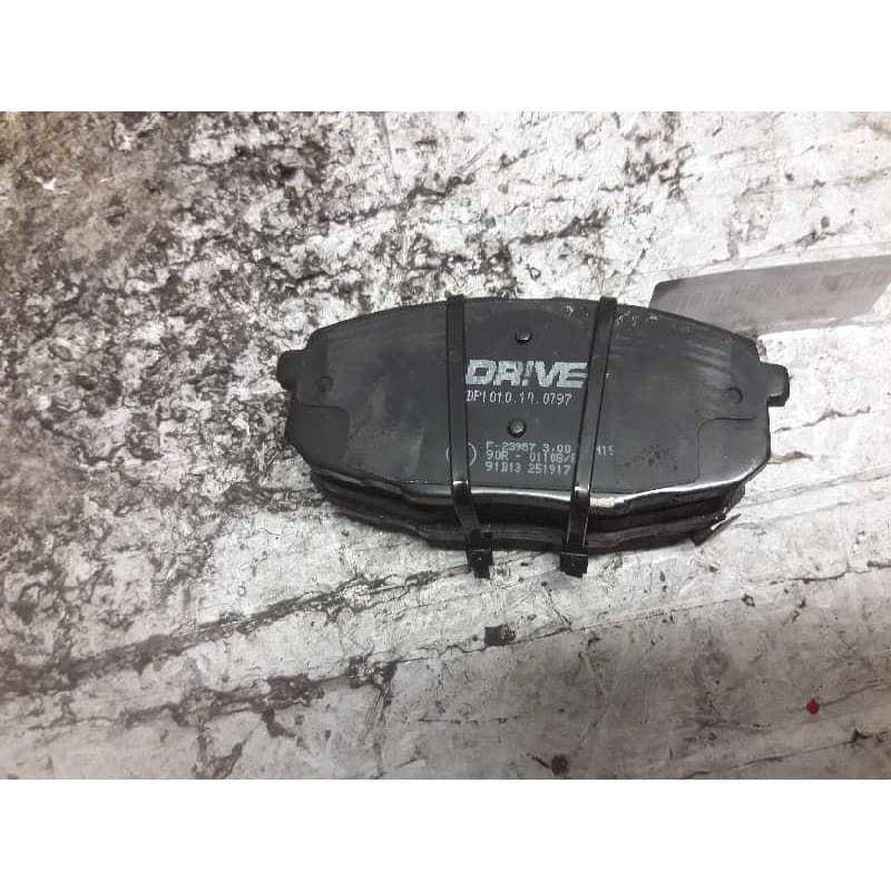 Recambio de pastillas de freno delanteras para hyundai i30 referencia OEM IAM 90R01108840 - Negro
