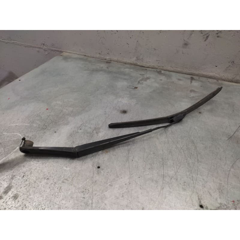 Recambio de brazo limpia delantero izquierdo para jeep gr. cherokee (wh) 3.0 crd 65 aniversario referencia OEM IAM - Gris