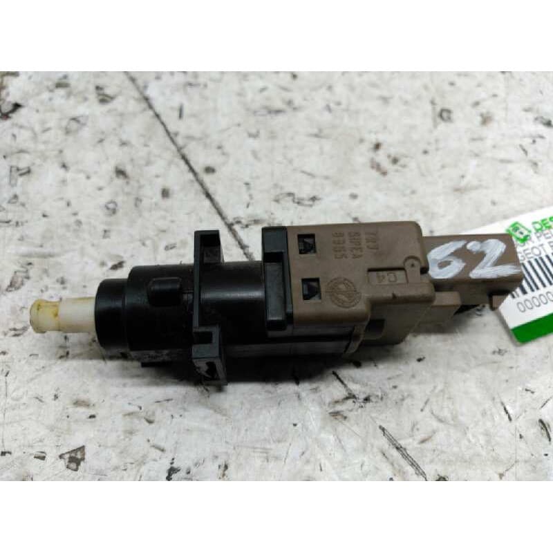 Recambio de sensor pedal embrague para peugeot boxer caja cerrada (bat. 3450) (333) hdi (335) referencia OEM IAM 46840511 - Blanco