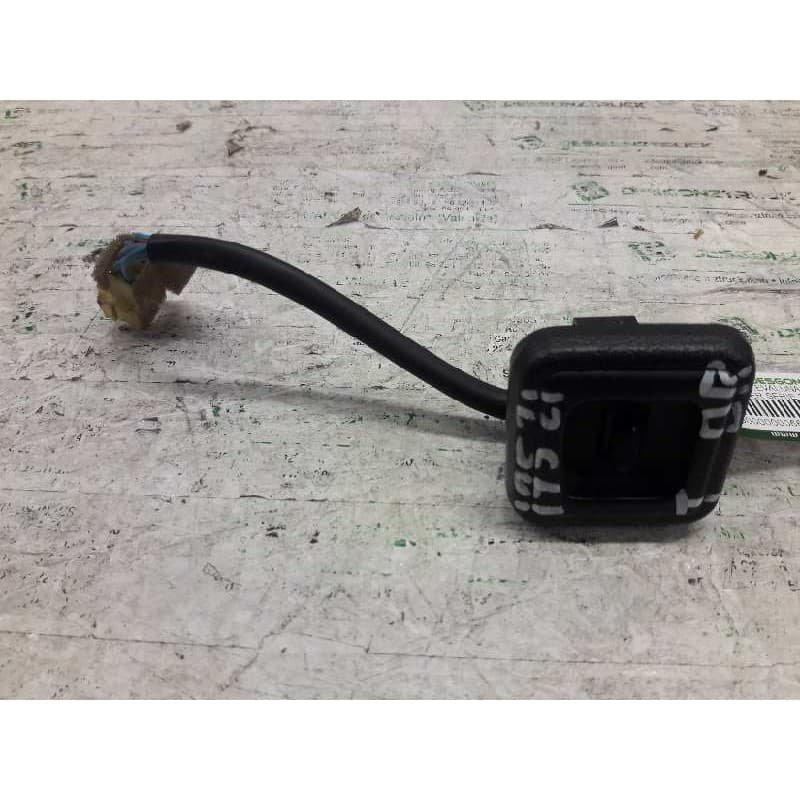Recambio de mando elevalunas trasero derecho para mg serie 200 (xw) 218 sldt referencia OEM IAM YUF10057LNF