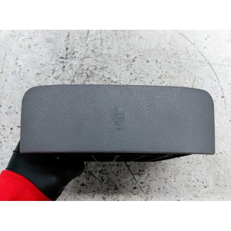 Recambio de posavasos para kia carnival ii 2.9 cdri ex referencia OEM IAM