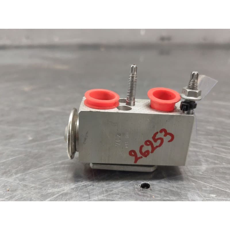 Recambio de valvula expansion para mercedes-benz clase gla (x156) gla 200 (156.943) referencia OEM IAM 2468300084