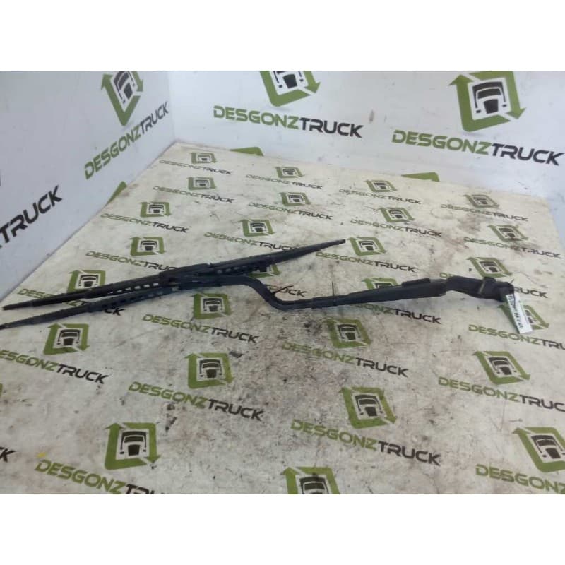 Recambio de brazo limpia delantero para iveco trucks daily 35s9 referencia OEM IAM PARTE DERECHA E IZQUIERDA