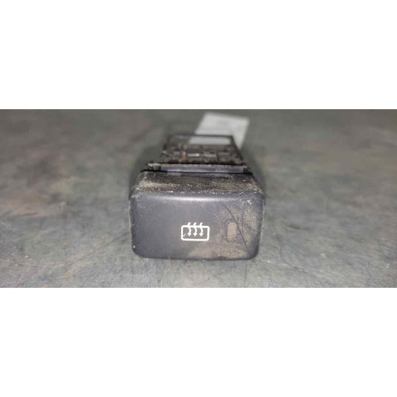 Recambio de boton antivaho para nissan pick-up (d22) cabina simple profesional 4x4 referencia OEM IAM 6 PINS - Rojo