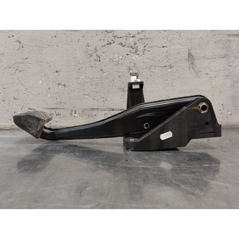 Recambio de pedal freno para mercedes-benz clase gla (x156) gla 200 (156.943) referencia OEM IAM A2462900019