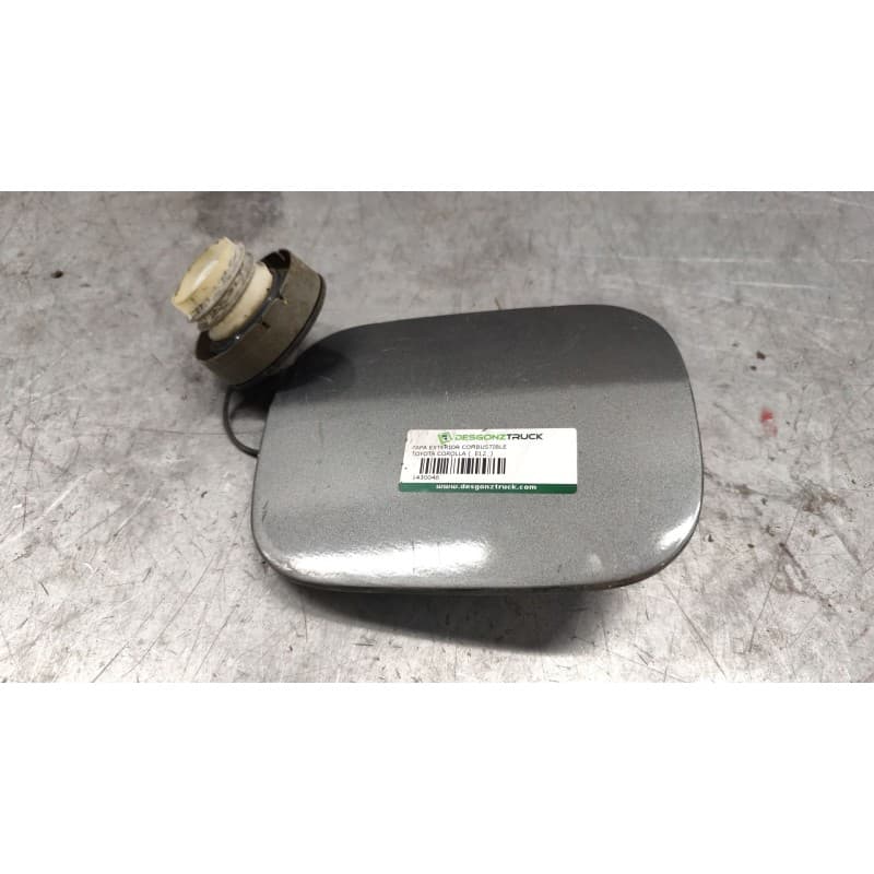 Recambio de tapa exterior combustible para toyota corolla (_e12_) 2.0 d-4d (cde120r_, cde120l_) referencia OEM IAM - Gris