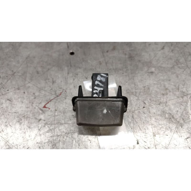 Recambio de piloto matricula para citroën xsara berlina 2.0 hdi 66kw premier referencia OEM IAM 2 PINS