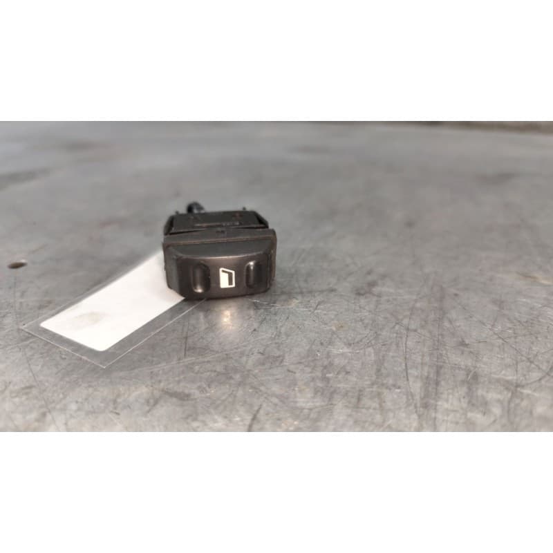 Recambio de mando elevalunas delantero derecho para citroën xsara berlina 1.9 td sx referencia OEM IAM 5 PINS - Plata