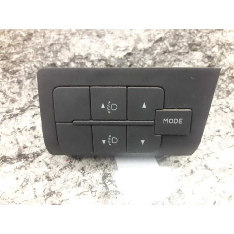 Recambio de boton antiniebla para peugeot boxer furgoneta 2.2 hdi 120 referencia OEM IAM B569 - Blanco