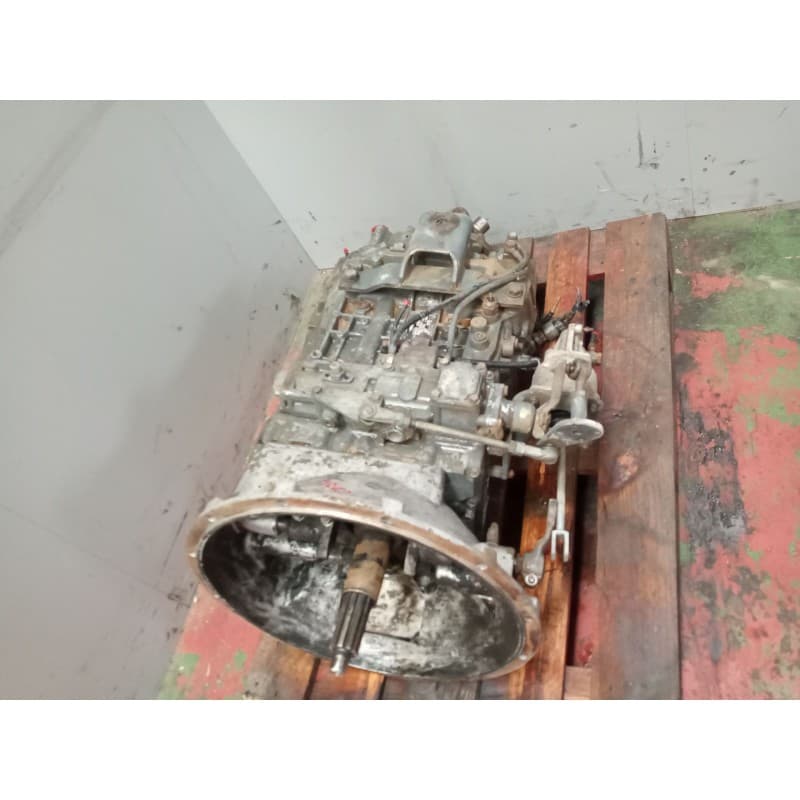 Recambio de caja cambios para pegaso trucks mider 260 referencia OEM IAM 9S109 70193302480 1304051066 - Blanco