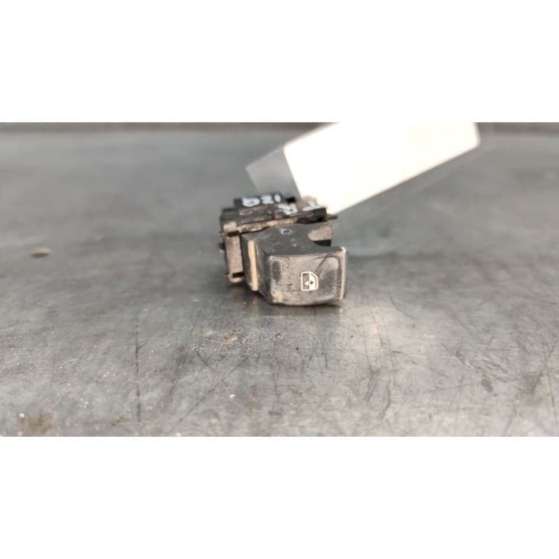 Recambio de mando elevalunas trasero izquierdo para seat leon (5f1) 1.4 tsi referencia OEM IAM - Granate