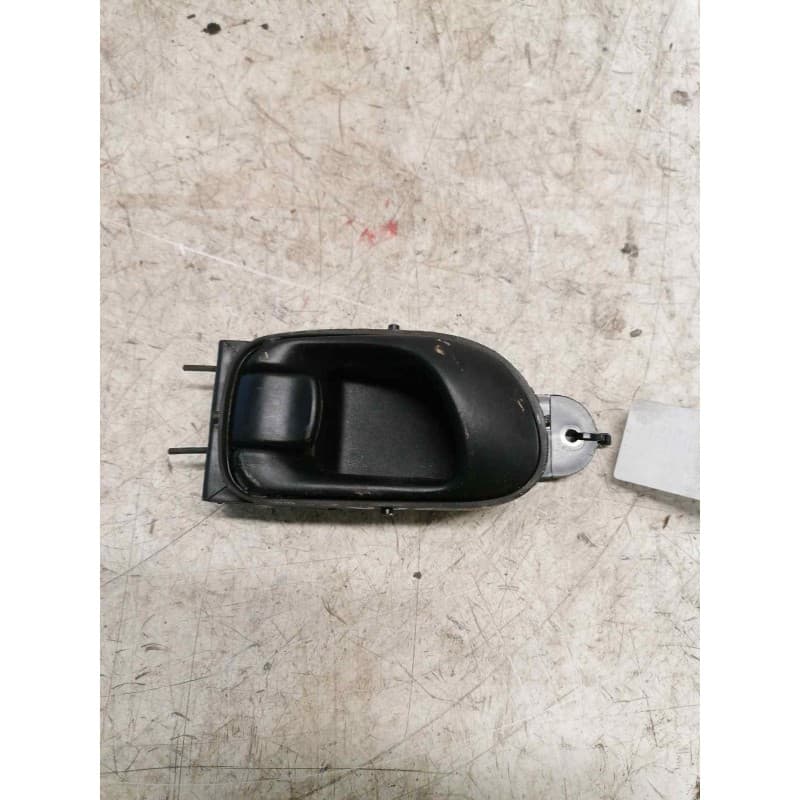 Recambio de maneta interior trasera derecha para daewoo tacuma se referencia OEM IAM 96260947 - Gris
