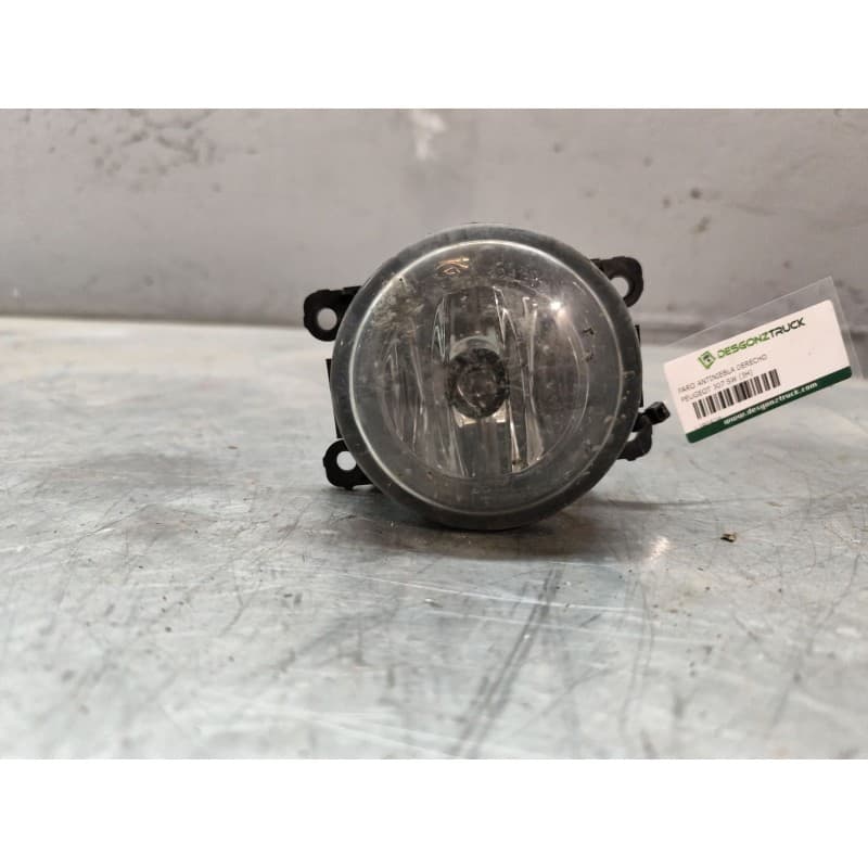 Recambio de faro antiniebla derecho para peugeot 307 sw (3h) 1.6 hdi 110 referencia OEM IAM 2 PINS