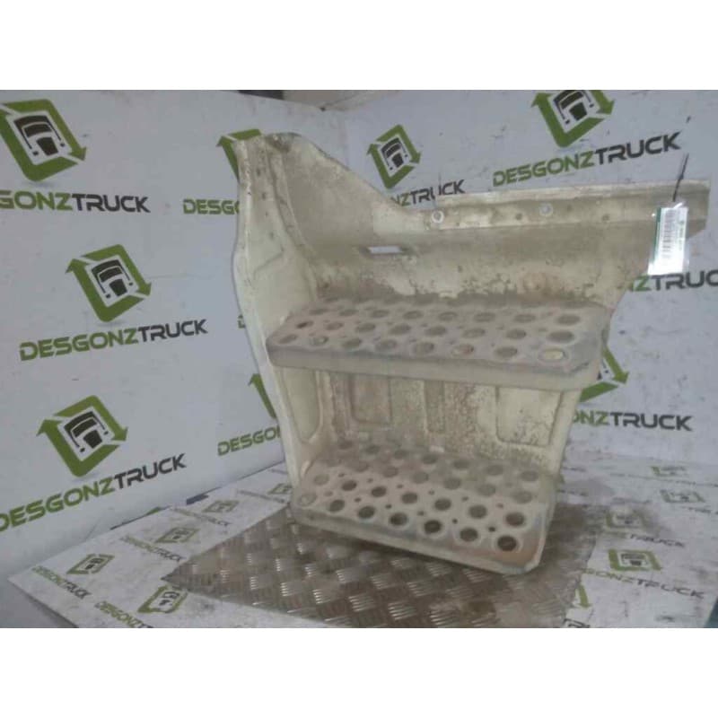 Recambio de peldaño izquierdo para scania serie 3 (p 93-210) chasis 3800 / 17.0 / m 4x2 corto cp 13 / 14 b referencia OEM IAM