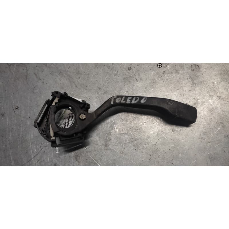 Recambio de mando limpia para seat toledo (1l) se referencia OEM IAM 357953503