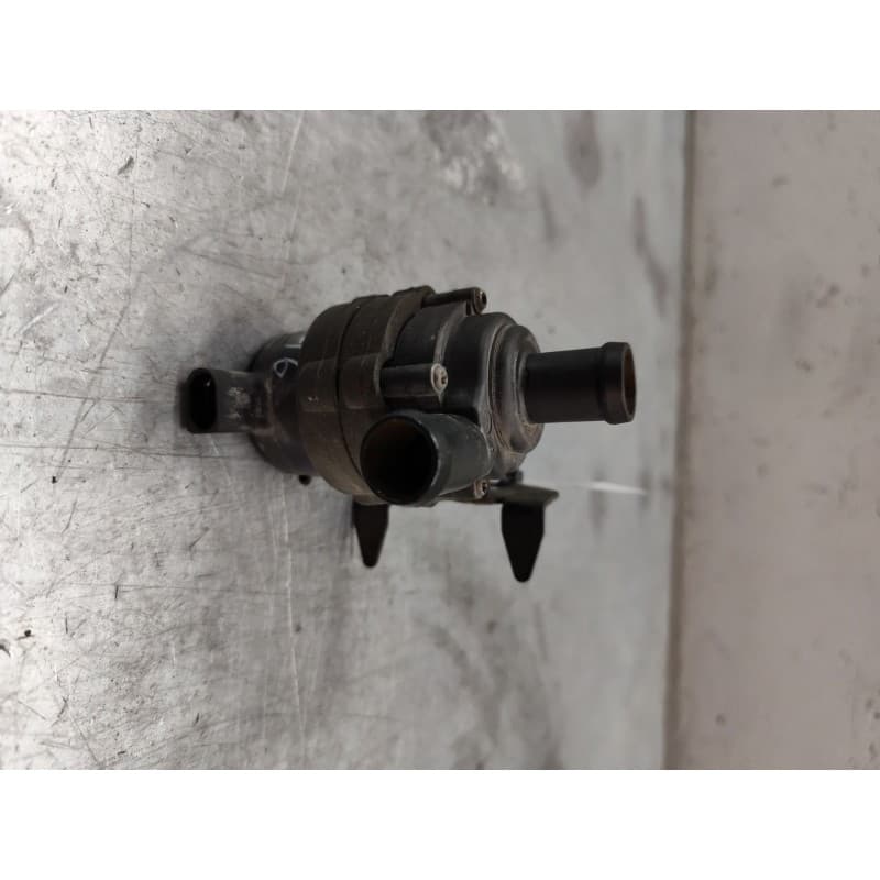 Recambio de bomba agua para audi q7 (4l) 3.0 tdi (176kw) referencia OEM IAM 7L0965561L - Blanco