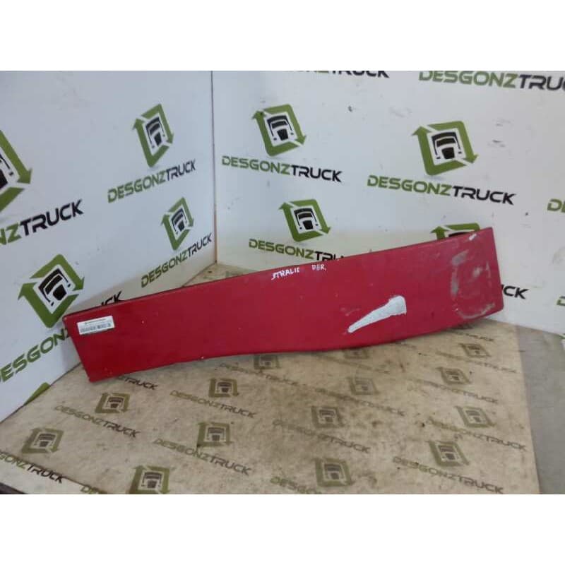Recambio de moldura puerta delantera derecha para iveco trucks stralis ad 190s43 referencia OEM IAM