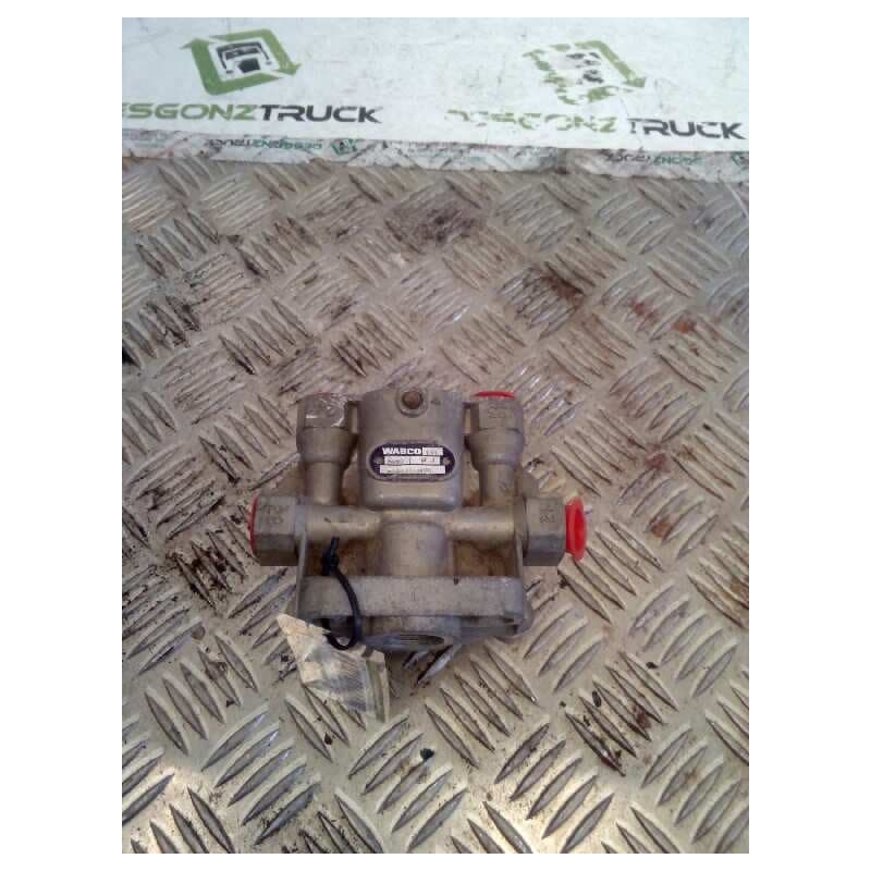Recambio de valvula aire para iveco eurostar (ld) fsa (ld 440 e 52 4x2) gran espacio referencia OEM IAM VALVULA CUADRUPLE - Rojo