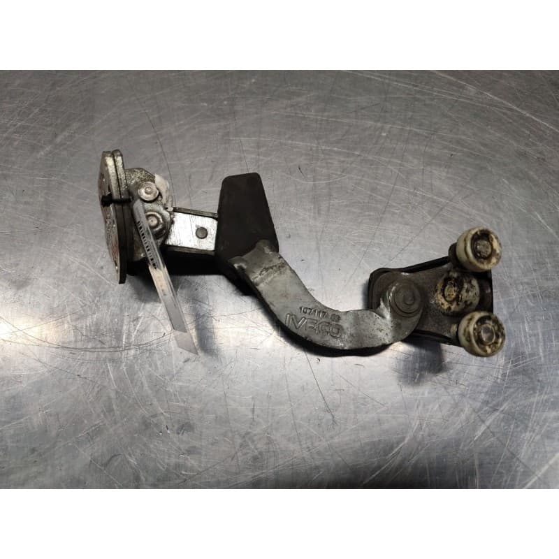 Recambio de guia puerta corredera derecha para iveco daily config. paquetería cabina simple 35s... batalla 3750 referencia OEM I - Blanco